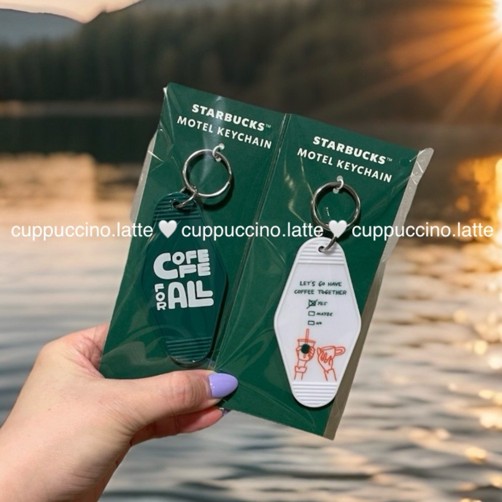 💚2 NWT🤍Starbucks 2026 Dark Green & White Limited Edition Motel Board Keychains